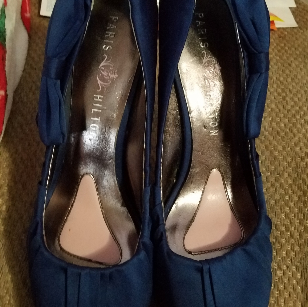 Like new satin heels